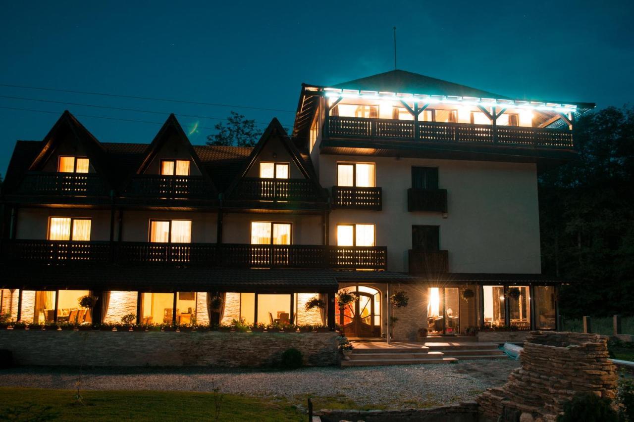 Hanul Simon Pensiune & Restaurant Bran  Exterior photo